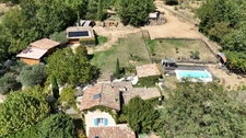 VOLONNE – PROPRIÉTÉ D’EXCEPTION 3,5 HA – 2 HABITATIONS – PISCINE CHAUFFÉE – VUE MONTAGNES 