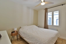 Renovated 100 m² house with a double garage, garden, and terraces