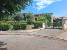 L'ESCALE – Maison individuelle avec véranda, garage et jardin arboré