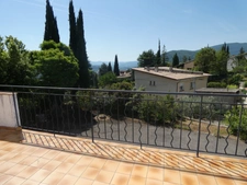 🏡 À VENDRE – Grande villa avec terrain boisé à Sisteron