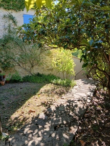 VOLONNE – PROPRIÉTÉ D’EXCEPTION 3,5 HA – 3 HABITATIONS – PISCINE CHAUFFÉE – VUE MONTAGNES 