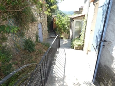 Maisonn de village avec terrasse - VOLONNE