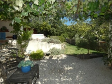 VOLONNE – PROPRIÉTÉ D’EXCEPTION 3,5 HA – 3 HABITATIONS – PISCINE CHAUFFÉE – VUE MONTAGNES 