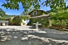 VOLONNE – PROPRIÉTÉ D’EXCEPTION 3,5 HA – 2 HABITATIONS – PISCINE CHAUFFÉE – VUE MONTAGNES 