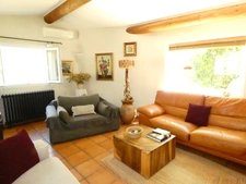 VOLONNE – PROPRIÉTÉ D’EXCEPTION 3,5 HA – 3 HABITATIONS – PISCINE CHAUFFÉE – VUE MONTAGNES 