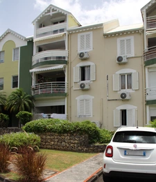 Superbe Duplex T4 de 105 m² – Vues Mer, Forêt et Parc – Baie-Mahault