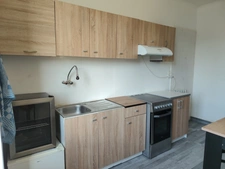 Maison avec local commercial au cœur de Donges