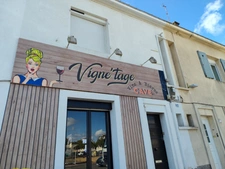 Maison avec local commercial au cœur de Donges