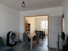 Maison avec local commercial au cœur de Donges