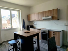 Maison avec local commercial au cœur de Donges