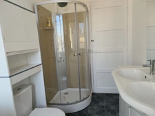 Maison avec local commercial au cœur de Donges