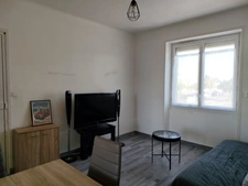 Maison avec local commercial au cœur de Donges
