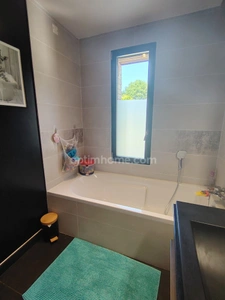 Maison contemporaine de plain-pied, 155 m², 4 chambres, DPE A, Terrain environ 950m2 SAINT PERAN (35380)