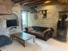 Maison de village en pierre 