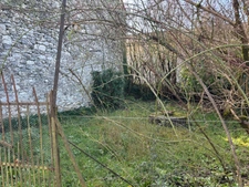 Maison de village en pierre avec dépendances