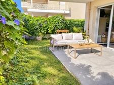 Appartement T3 avec terrasse, jardin et deux stationnements – Centre de Rousset