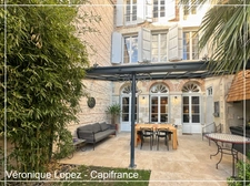 Agen, cœur de ville, superbe maison en pierre de 266 m² entièrement rénovée, jardin, piscine, atelier, garage 5 voitures