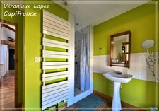 Feugarolles, belle longère en pierre rénovée de 289m² habitables avec jardin, piscine, atelier, séchoir à tabac