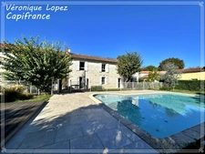 Feugarolles, belle longère en pierre rénovée de 289m² habitables avec jardin, piscine, atelier, séchoir à tabac