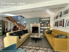 Feugarolles, belle longère en pierre rénovée de 289m² habitables avec jardin, piscine, atelier, séchoir à tabac