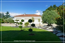 Rare and unique. Agen, 6 km away, prestigious house built in 2018 with 207 m² of living space on a wooded plot of 1698 m². Triple garage.