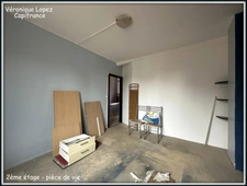Agen centre, proche de la Mairie et des Jacobins, petit immeuble de 114 m² sur 3 niveaux composé de 3 appartements