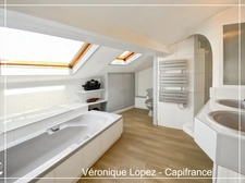 Agen hyper centre, emplacement privilégié sur le boulevard piéton et à deux pas du marché, superbe appartement traversant en duplex