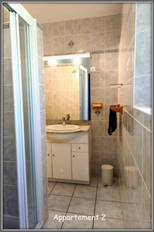 Lectoure, aux portes du village, ensemble immobilier de 324 m² habitables, répartis sur deux niveaux sur parcelle de plus de 5000 m². Idéal pour un investissement locatif !