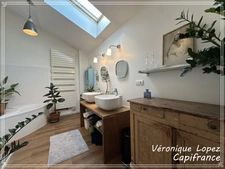 Feugarolles, belle longère en pierre rénovée de 289m² habitables avec jardin, piscine, atelier, séchoir à tabac