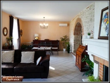 AGEN near the center, beautiful stone house with 7 rooms, veranda, swimming pool, dovecote, large garage on land of 3,951.00 m²