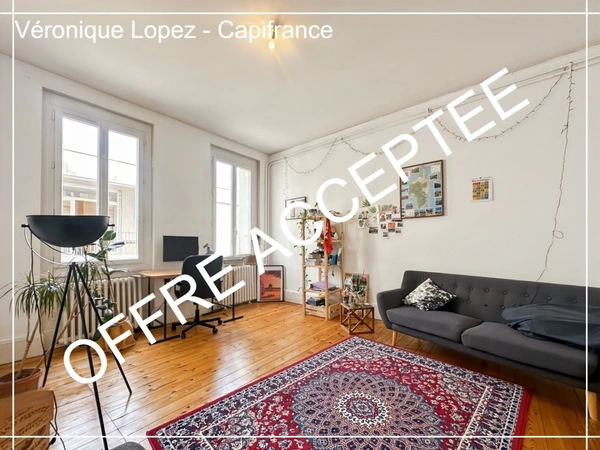 Agen hyper centre, grand T2 de caractère traversant et très lumineux de 61 m² (60.41 m² Loi Carrez).