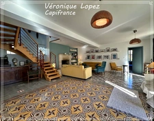 Feugarolles, belle longère en pierre rénovée de 289m² habitables avec jardin, piscine, atelier, séchoir à tabac