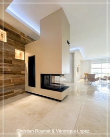 Rare et unique. Roquefort, maison de prestige construite en 2018 avec 207 m² hab. sur parcelle arborée de 1698 m². Triple garage.