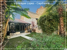Agen, city center, superb 266 m² stone house, fully renovated, garden, swimming pool, workshop, 5-car garage