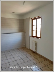 Lectoure, aux portes du village, ensemble immobilier de 324 m² habitables, répartis sur deux niveaux sur parcelle de plus de 5000 m². Idéal pour un investissement locatif !