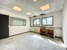 AGEN, proche du centre, entrepôt avec bureaux d'une superficie totale de 353 m²