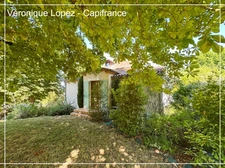 Agen, à seulement 6kms, authentique maison en pierre de 203m² avec grand terrain, garage et cave.