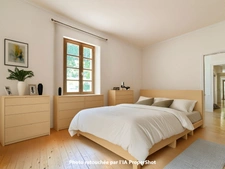Agen, à seulement 6kms, authentique maison en pierre de 203m² avec grand terrain, garage et cave.