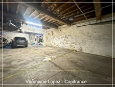 Agen, city center, superb 266 m² stone house, fully renovated, garden, swimming pool, workshop, 5-car garage