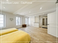 Agen, city center, superb 266 m² stone house, fully renovated, garden, swimming pool, workshop, 5-car garage