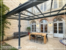 Agen, city center, superb 266 m² stone house, fully renovated, garden, swimming pool, workshop, 5-car garage