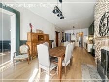 VILLENEUVE SUR LOT, hyper centre, bel appartement T4 avec balcon filant