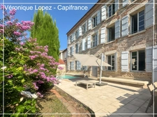 Agen quartier Préfecture, élégante demeure du XIXe siècle de 292 m² avec ascenseur, jardin, garage et piscine.