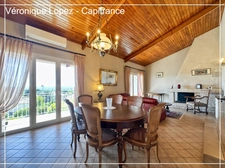 Bon-Encontre, maison située sur les hauteurs, 112 m² habitables, 4 pièces. Grand jardin. Cellier, garage, atelier. 