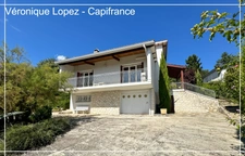 Bon-Encontre, maison située sur les hauteurs, 112 m² habitables, 4 pièces. Grand jardin. Cellier, garage, atelier. 