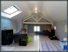 AGEN near the center, beautiful stone house with 7 rooms, veranda, swimming pool, dovecote, large garage on land of 3,951.00 m²
