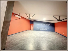 AGEN, proche du centre, entrepôt avec bureaux d'une superficie totale de 353 m²