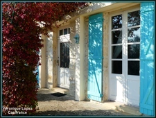 AGEN near the center, beautiful stone house with 7 rooms, veranda, swimming pool, dovecote, large garage on land of 3,951.00 m²