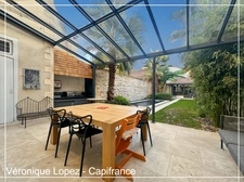 Agen, city center, superb 266 m² stone house, fully renovated, garden, swimming pool, workshop, 5-car garage
