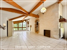 Agen, à seulement 6kms, authentique maison en pierre de 203m² avec grand terrain, garage et cave.